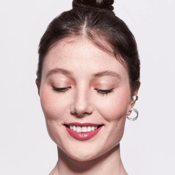 فيل 22 العراق - Catrice كل مسحوق تحكم لامع غير لامع