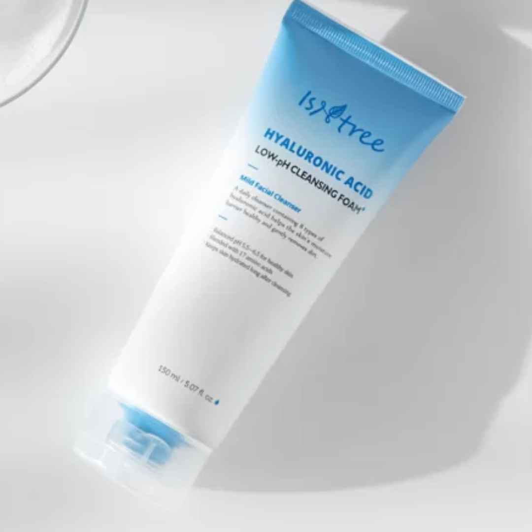Isntree Low pH Foaming Cleanser with Hyaluronic Acid